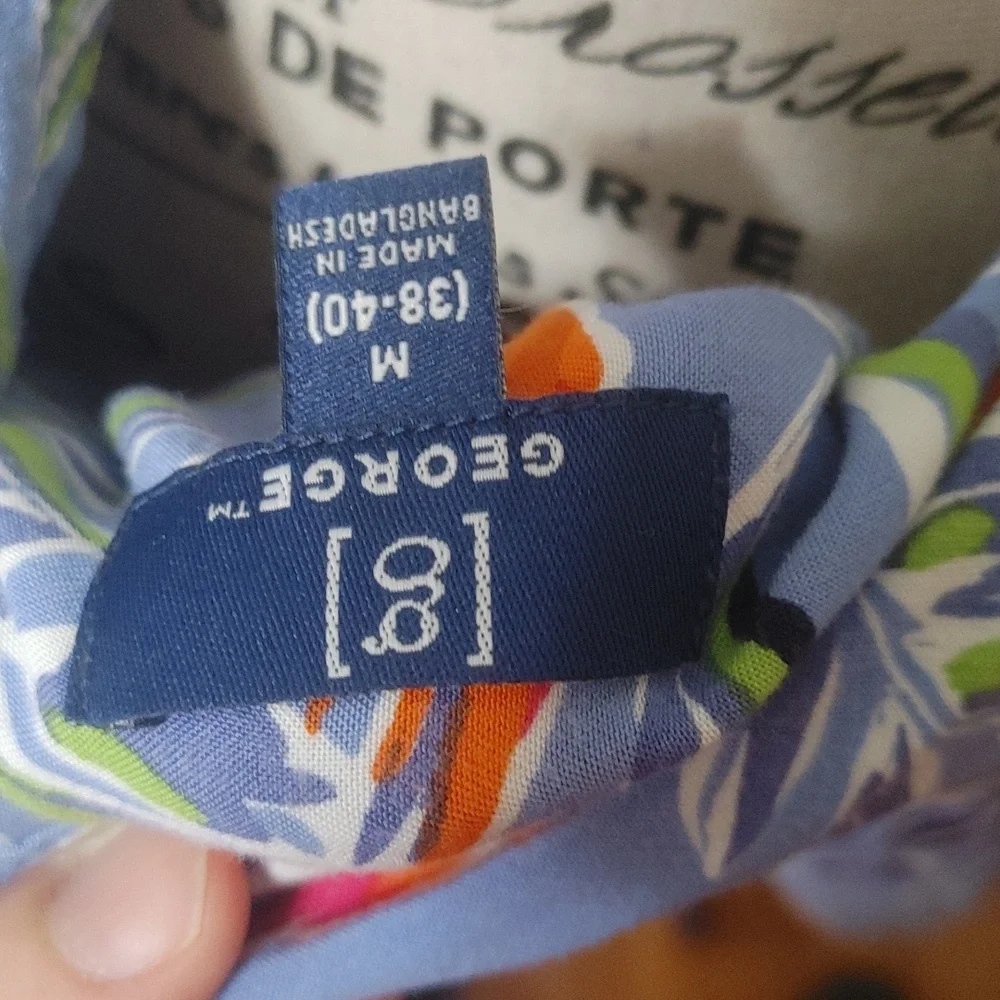 Men's Hawaiian Shirt - Picture 3 of 4